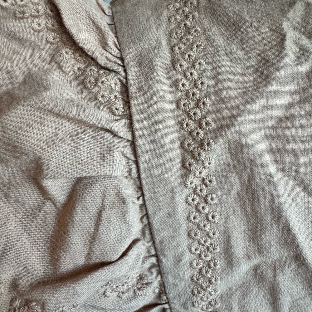 Universal Thread Ruffled Beige Blouse - Picture 4 of 6